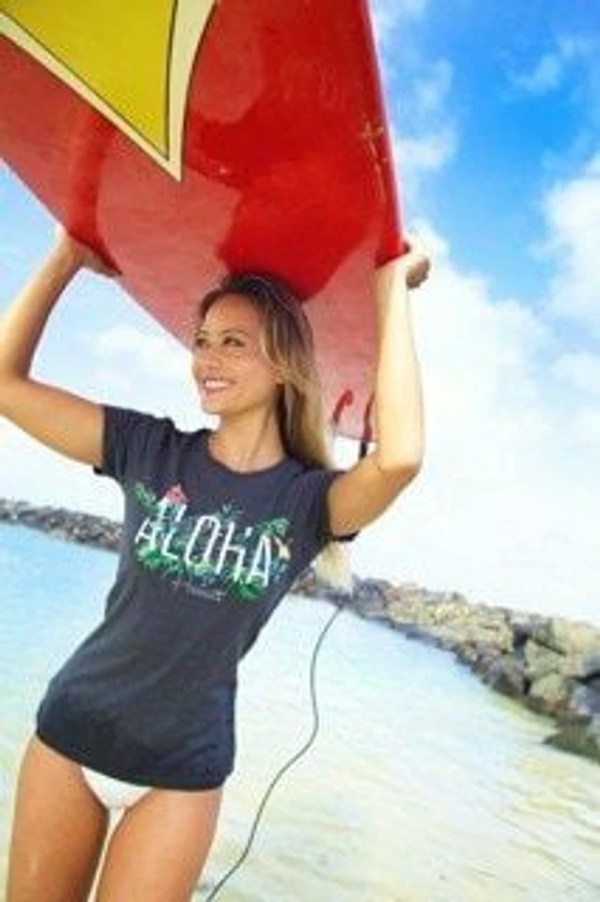 Island Girl® Surf Tee - Beach Break: Charcoal Heather - Image 2