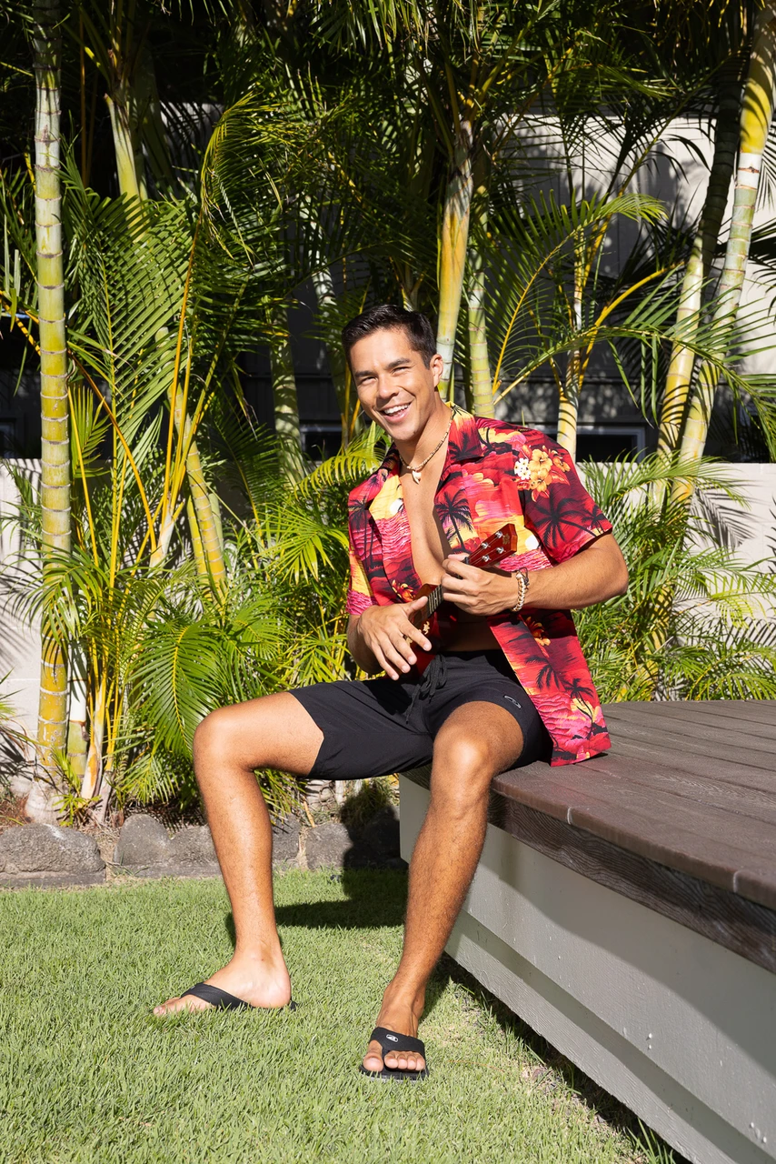 Hawaiian Performance Surfwear® Slippers: Black - Image 4