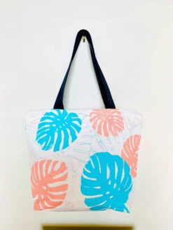 Hawaii Loa Tyvek Water Resistant Tote Bag: Monstera - White